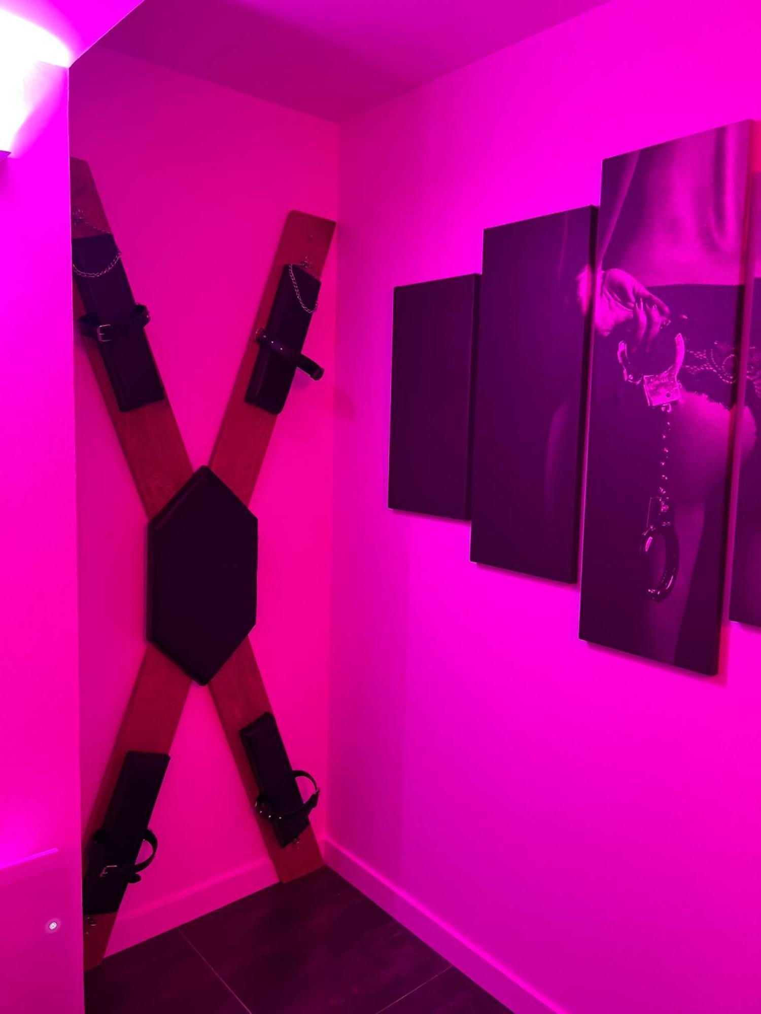 Love Room: Aux Plaisirs Des Sens Jacuzzi Prive 바 외부 사진