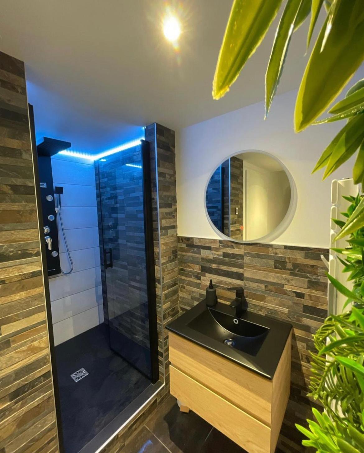 Love Room: Aux Plaisirs Des Sens Jacuzzi Prive 바 외부 사진